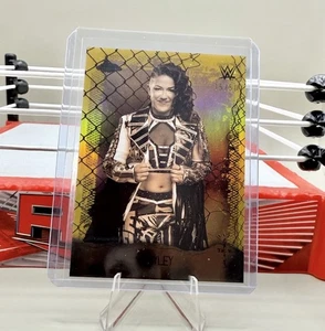 2025 Topps Chrome WWE Cactus Jack Bayley Astro Knights Gold/50 variación de imagen - Imagen 1 de 3