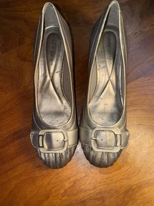 Andrew Geller women's Pewter Silver YALEEDA Shoes size 8 1/2 medium - Picture 1 of 7