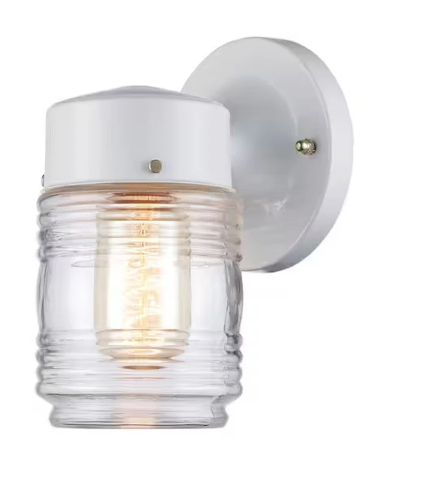 Hampton Bay 7,2 pulgadas Aplique linterna de pared exterior tarro de gelatina blanca de 1 luz Foto 1 de 3