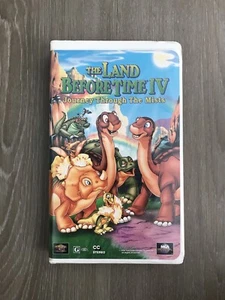 The Land Before Time IV: Journey Through the Mists (VHS, 1996, Clamshell) - Imagen 1 de 11