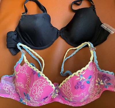 LOTE DE 2 SUJETADORES ÍNTIMOS DE ENCAJE FLORAL RAVAGE Y DONNA KARAN 34C LENCERÍA Foto 1 de 4