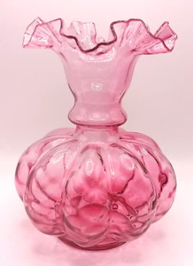 Vintage Art Fenton Glass Cranberry Melon Optic Ruffled Top Vase - Picture 1 of 9