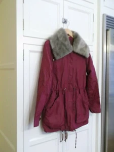 Ellen Tracy Polyester Coat With Faux Fur Detatchable Collar, Size S, EUC - Picture 1 of 7