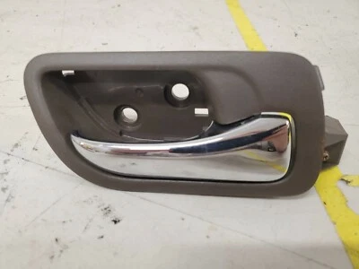 Manija de puerta interior trasera izquierda Honda Accord 2004 (8A) Foto 1 de 3
