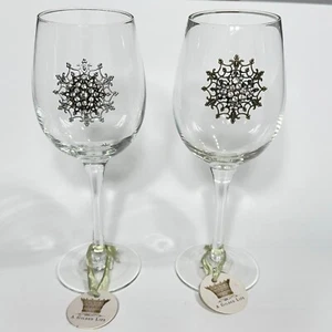 Bicchiere da vino con stelo strass Demdaco nuovo con etichette una vita dorata set di 2 - Foto 1 di 5