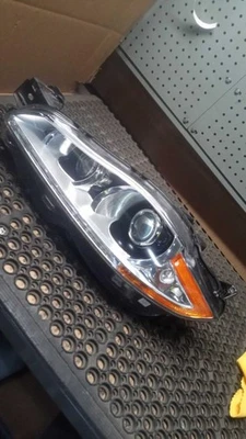 Driver Headlight Xenon HID Without Adaptive Headlamps Fits 10-15 XJ 573062 - Image 1 of 4