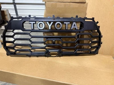 Parrilla nueva OEM Toyota Tundra TRD PRO compatible con 2022-2025 Gen 5 53101-0C220 Foto 1 de 4
