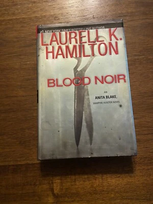 SIGNED Blood Noir By Laurel K Hamiton 1st Printing First Edition 2008 HCDJ Foto 1 de 4