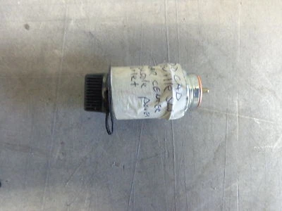 Toma de corriente consola central Cadillac Seville 98 99 00 01 02 03 04 Foto 1 de 2