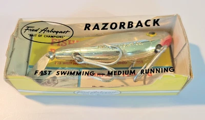 Señuelo de pesca vintage Fred Arbogast Razorback Crankbait cromado nuevo en caja Foto 1 de 4