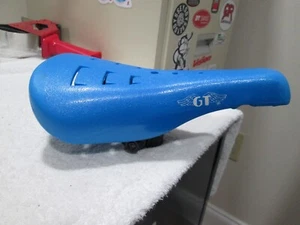Nos OLD SCHOOL BMX GT WING LOGO bicycle seat blue - Picture 1 of 10