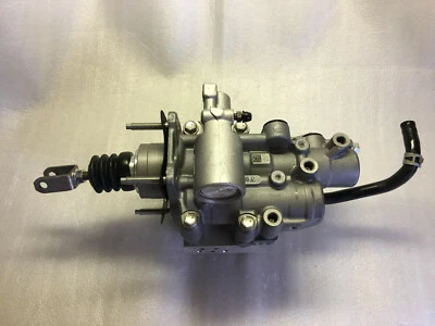 Bomba de cilindro maestro de freno de actuador Toyota Prius 2016-2017 47270-47040 L1 OEM Foto 1 de 4