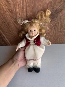 Bambola bambina con vestito  - Foto 1 di 5