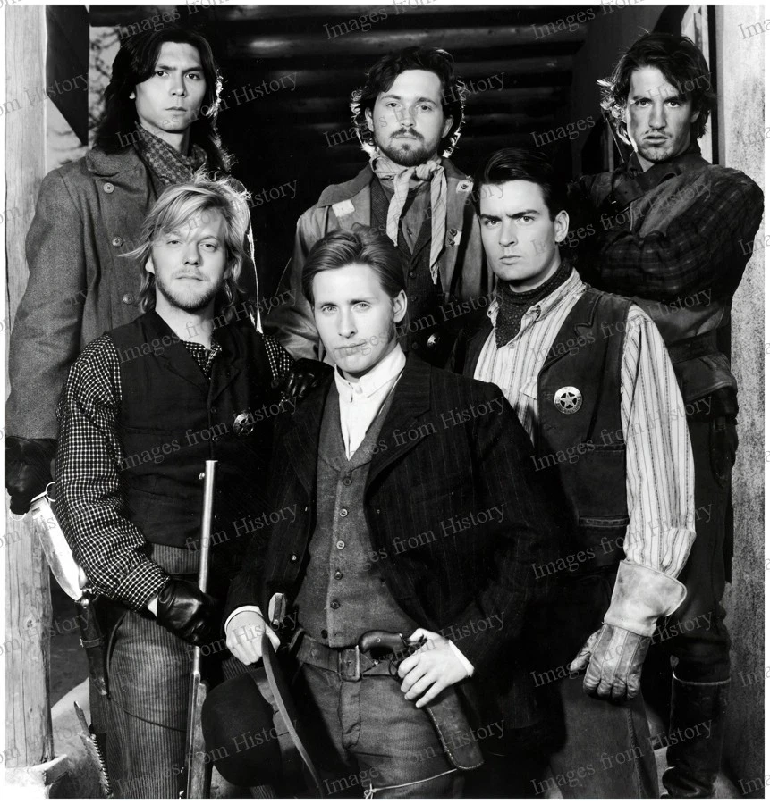 Impresión 8x10 Young Guns Cast Kiefer Sutherland Emilio Estévez 1990 #YUEE Foto 1 de 1