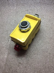 Square D 9001-AEQ3398G2 Pushbutton - Picture 1 of 5