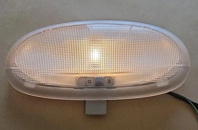 03-24 Ford E150 E250 E350 Over Head Dome MAP Light Assembly OEM YF1A-13776-DE - Image 1 of 4