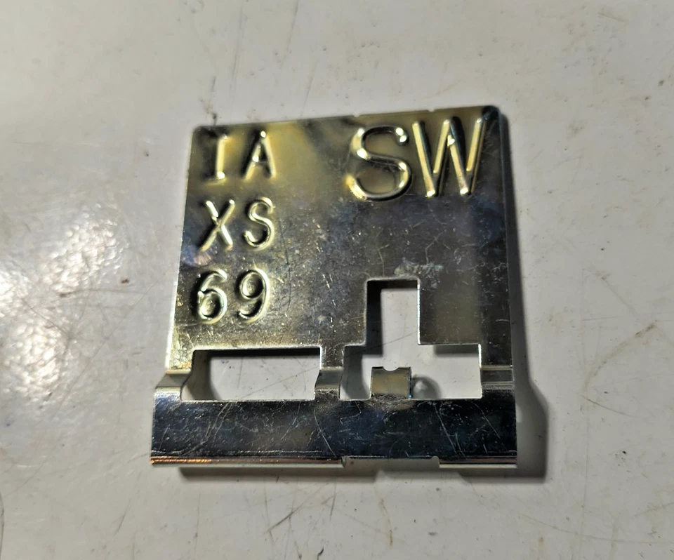 Buick Skylark GS 1970-72 con código de etiqueta de radiador automático SW Foto 1 de 1