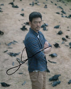 John Cho authentisches handsigniertes 10x8 Foto AFTAL & RACC persönlich [15200] - Bild 1 von 1