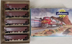ATHEARN HO Scale 40' Quad Hoppers ATSF - Santa Fe x5 AS NEW - PRICE REDUCED - Picture 1 of 12