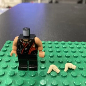 Lego Mola Ram MORGENMANTEL SHIRT MINIFIGUREN TORSO Körper Arme Hände Hörner Beine nur Hose - Bild 1 von 4
