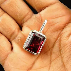 3CT Emerald Simulated Red Garnet Women's Halo Pendant In 14k Yellow Gold Plated - Picture 1 of 3