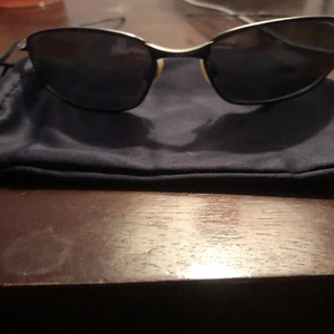 Oakley Square Wire Men’s Dark Lens Polarized Sunglasses. Some Scratches But Okay - Picture 1 of 7