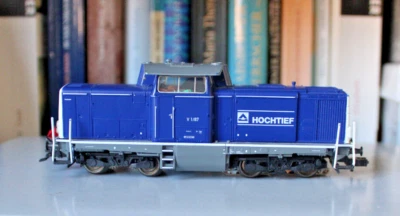 Märklin unbespielt aus 26519 nur Hochtief Diesellok BR 212 digital in EVP - Bild 1 von 4