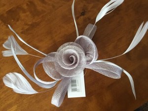 GREY/SILVER Net&Feather.Clip.fascinator/corsage.weddings.races.proms.#40