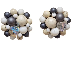 VINTAGE JAPAN CLIP ON CLUSTER EARRINGS BLACK WHITE BEAD DESIGN - Picture 1 of 5