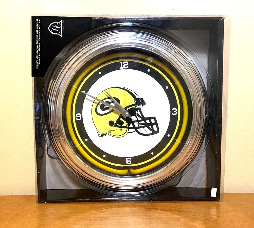 Rare NFL Green Bay Packers Super Bowl Champions  Green Neon Clock Man Cave READ - Image 1 of 1