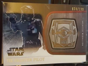 Star Wars The Force Awakens M-49 TIE Fighter Pilot 2015 medallón plateado 174/199 - Imagen 1 de 1