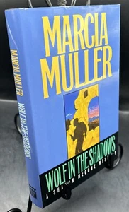 *NEW* ~ Wolf in the Shadows ~ Marcia Muller ~ Hardcover ~ Dust Jacket - Foto 1 di 4