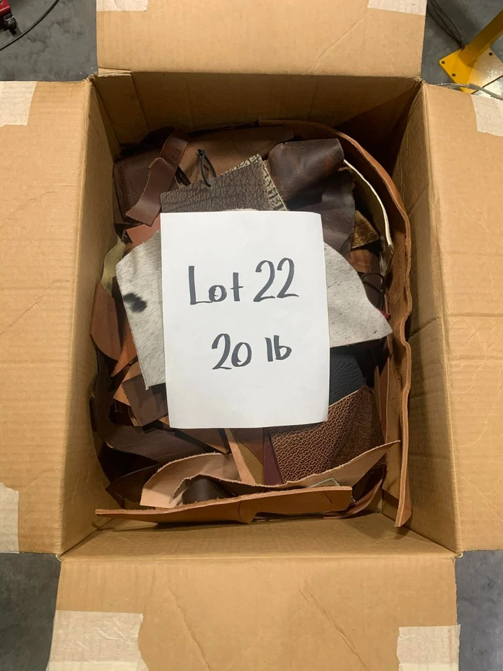 Chatarra de cuero genuino, restos 20 libras (lote 22) Foto 1 de 1