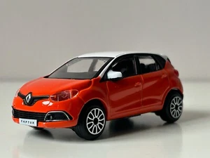 Renault Captur French Car Model Orange Diecast 1:43 Scale Bburago - Picture 1 of 8