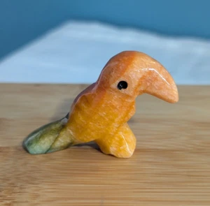 Carved Quartz Bird Toucan Vintage Red Yellow Green 2" tall - Picture 1 of 6