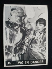 1966 Topps Lost In Space # 16 Two in Danger (VG/EX)