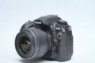 Cámara digital Nikon D200 10,2 MP SLR con kit de lente AF Tamron 24-70 mm Foto 1 de 4