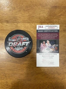 Martin Necas Hurricanes handsigniert signed 2017 NHL Draft Hockey Puck JSA COA - Bild 1 von 2