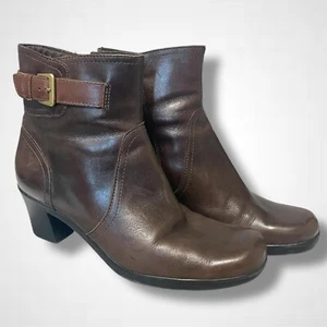 Clarks braune Damen-Stiefeletten aus Leder mit Absatz Reißverschluss Schnallendetail US 9,5 M - Bild 1 von 10