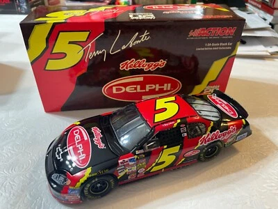 Action 2004 Terry Labonte #5 Delphi 1:24 Diecast Car - Image 1 of 4