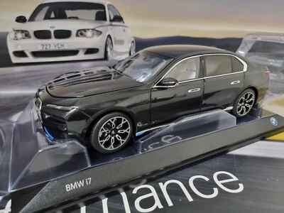 NEW MINICHAMPS BMW MINIATURE i7 SOPHISTO GREY DIECAST MODEL 1:18 80435A8F295 - Image 1 of 4