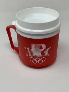 Vintage 1980 Rotes Olympisches Komitee Los Angeles (1984) Aladdin Kunststoff Kaffeebecher - Bild 1 von 5
