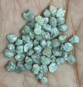 Lote de diamantes sueltos de 10,00+ quilates gris natural sin cortar - 3,00 a 4,00 mm - Imagen 1 de 3
