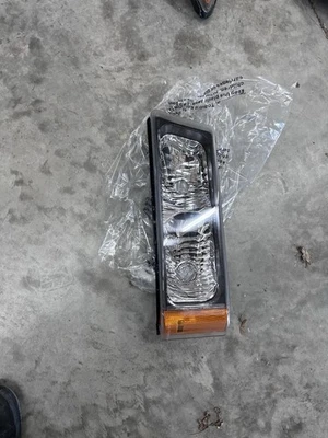 Luz de esquina/estacionamiento del conductor estilo clásico para camioneta Silverado 1500 03-07 610910 Foto 1 de 3