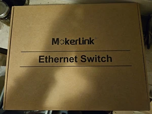 Commutateur PoE 24 ports MokerLink, 400 W, liaison montante Gigabit, non géré, montage en rack neuf emballage d'origine - Photo 1/3