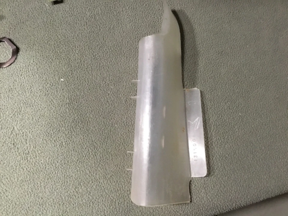 OE Volvo 240 Master Door Lock Theft Protector Shield Foto 1 de 1