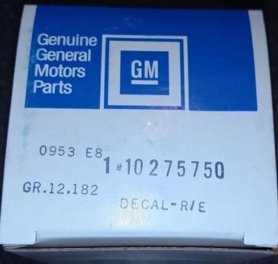 Задняя наклейка GM 1995-1996 Pontiac Grand Prix оригинальная новая из старых запасов деталь No 10275750 (сине-зеленая) - Изображение 1 из 3