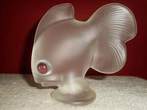 Vintage ART VANNES French Crystal Fish Sculpture SIGNED Frosted Paperweight - Picture 1 of 12