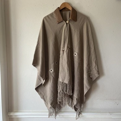 Cape Poncho 流苏拼布领 均码 开放披肩 嬉皮 波西米亚燕麦 西部 — 第 1/4 张图片