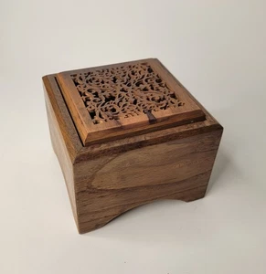 Hand-carved Wood Cricket Cage Box Square Vintage Folk Art Lidded - Picture 1 of 7